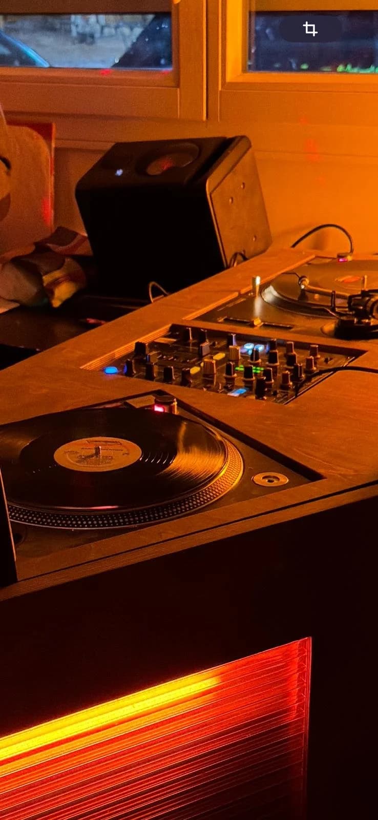 vinyl turntables